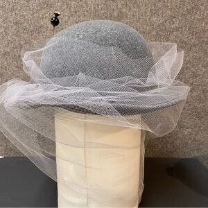 ADOLFO II NEW YORK  PARIS ESCELLO GRAY WOOL HAT W/ NET. HAT PIN  HAT BOX VINTAGE